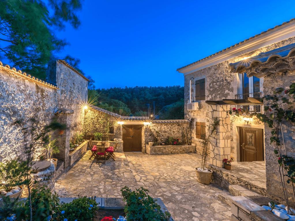 Villa Callisto- Elegant Restored Villa With Pool Yírion Екстериор снимка